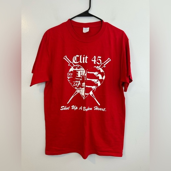 NEW Clit 45 Red Short Sleeve Shot Up a Broken Heart T-shirt Size Medium - Picture 1 of 7